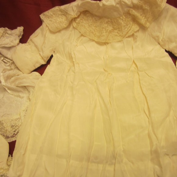 VTG FAIRY QUEEN ORIGINAL CHRISTENING LAYETTE, HANDMADE & EMBROIDERED, LOTS OF LA - Picture 5 of 16